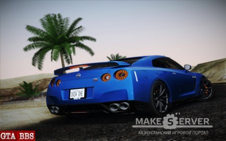 2012 NISSAN GT-R